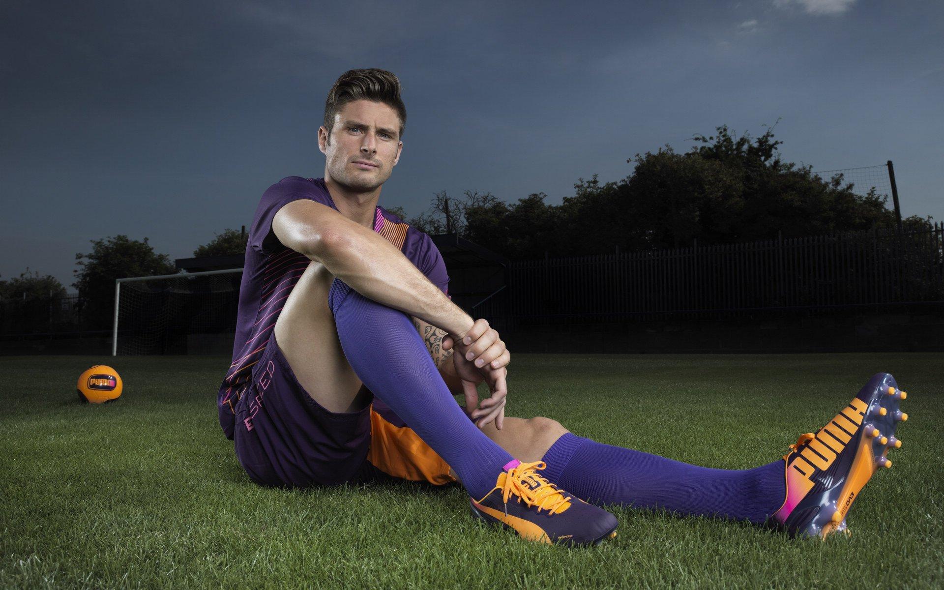 孔塞桑直言,不关注我、阿莱格里或他人的未来,为何总问我阿莱格里?